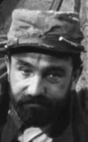  Charles Vanel dans Les croix de bois